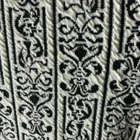 W.G.B by Walter baker Dress Women's Size Textured Floral - Picture 5 of 7